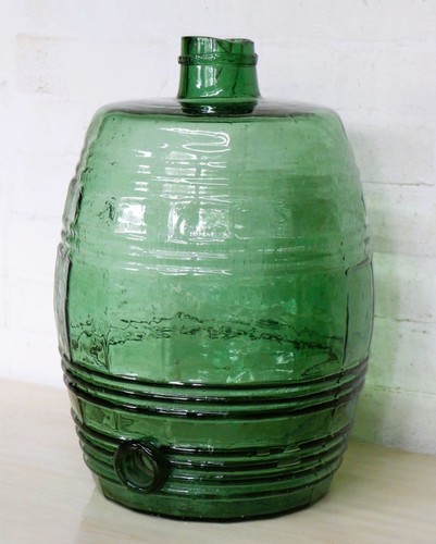 Vintage green mould blown - vintage,