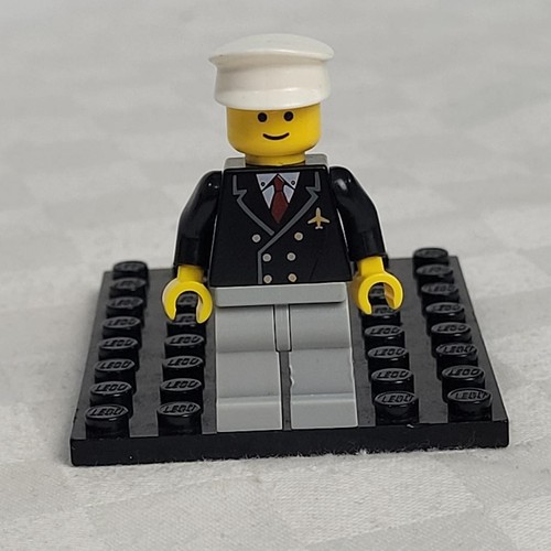 Lego town airport - airport, pilot