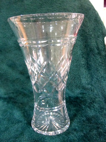 Vintage cut crystal 27cm - cut,
