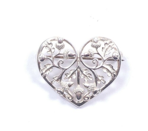 Love heart brooch acorn - brooch,