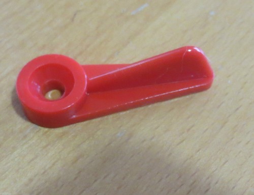 Red plastic door catches - 20, x
