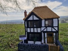 collectable Dollshouse 1940s