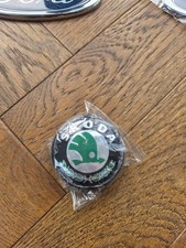 Genuine skoda centre cap.