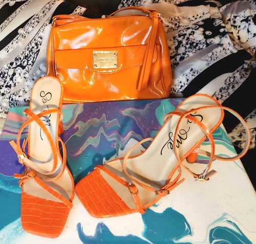 Monochromatic orange lot nine - lot:,