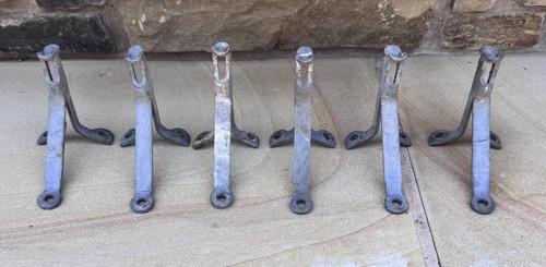 Telegraph pole foot steps - x,