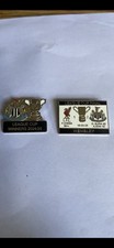 2 X NEWCASTLE UTD LEAGUE CUP WINNERS BADGES
