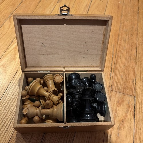 Vtg french lardy wood chess - vtg,