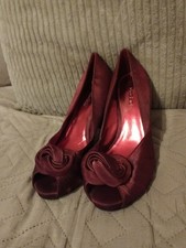 Size 4 Burgundy graceland