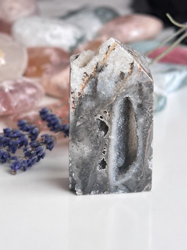 Sphalerite sugar quartz geode - sphalerite,