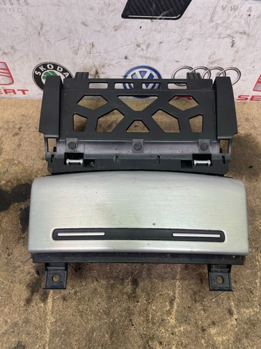 Centre console ashtray - centre,
