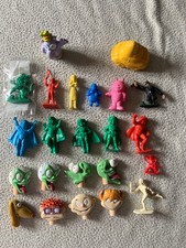 23 x small vintage toys / figures cereal fast food giveaways pencil toppers