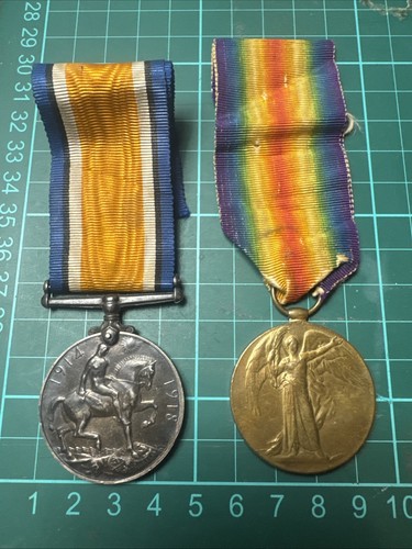 Ww1 medal pair 38072 pte - pair, r