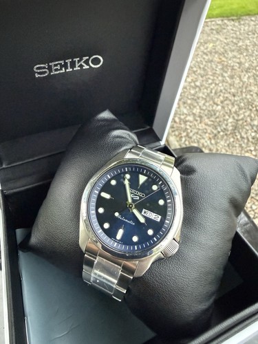 Seiko men sports srpe53k1 - 5,