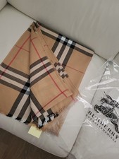 Classic Burberry Scarf –