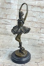Statue figurine signed milo - signed,