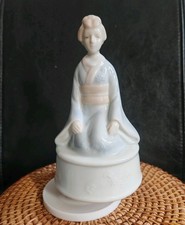 Vintage lady music box - lady,