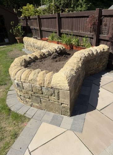 Half round coping stones - round,