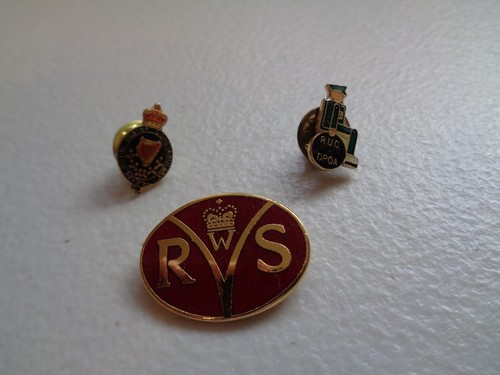 Enamel badges royal - badges, ulster