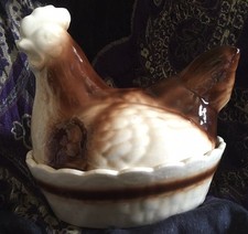 Vintage Brown/Yellow Ceramic Chicken Hen With Chicks Egg Holder Storage