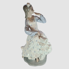 Nao By Lladro Porcelain