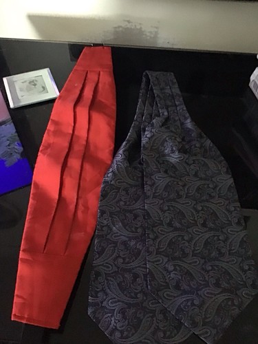 Cravat and cummerbund - cravat,