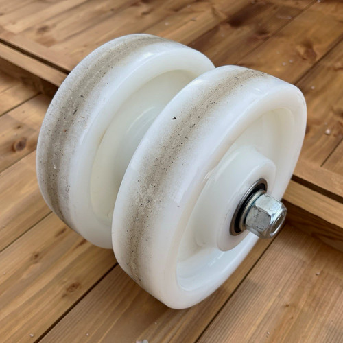 White plastic double - double, groove