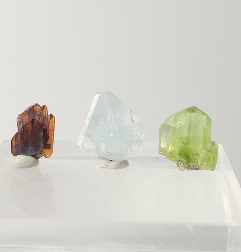 Peridot blue topaz - topaz,, brookite