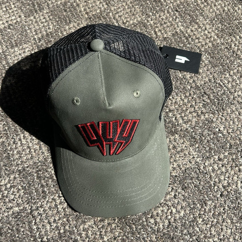 Men green red - &, black