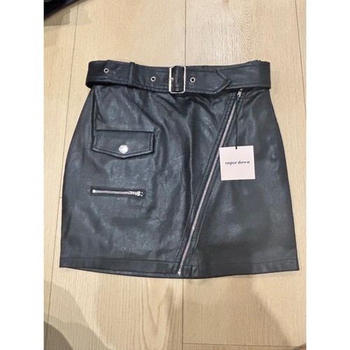 Superdown black faux - black,