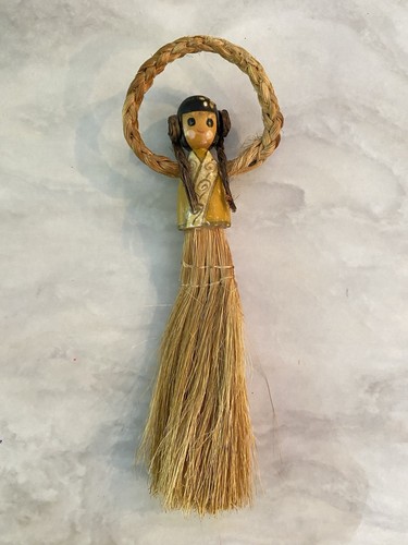 Vintage wooden hanging geisha - vintage,