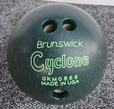 Brunswick Cyclone Bowling Ball 14lbs Green Practice Training Art Project Prop