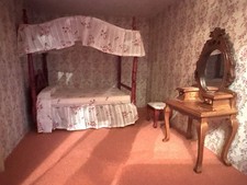 Dolls House Walnut Double 4