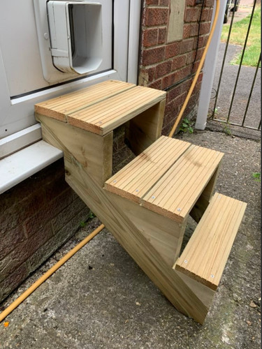 Tread decking stair stringer - decking,