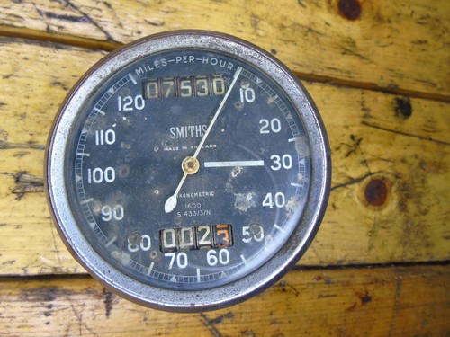 Triumph tr6 chronometric - triumph,