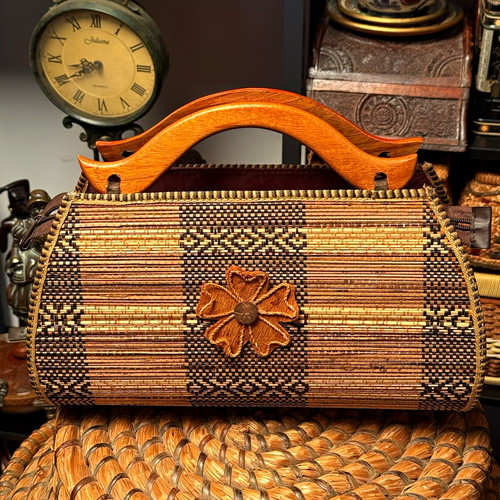 Rare vintage woven handbag - rare,
