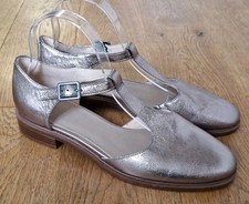 Clarks Somerset Taylor Palm Bronze Metallic Flats. Size 4D. Great condition!