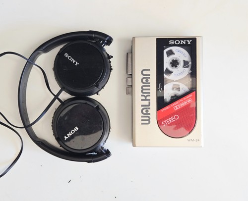 Sony walkman gold fully - walkman, wm-24