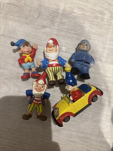 Noddy figurine bundle with - noddy,