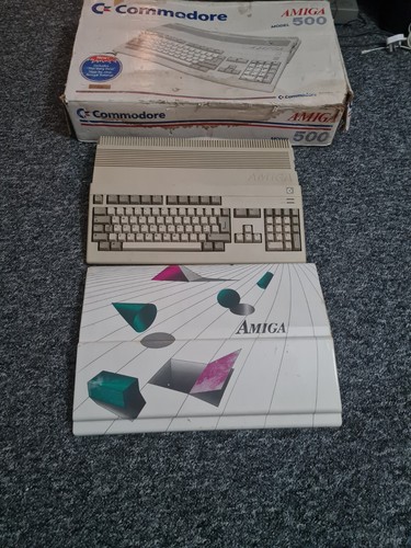 Commadore amiga 500 - commadore, with