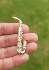 Saxophone brooch vintage look