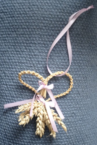 Small rustic straw heart - straw,