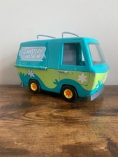 The Mystery Machine van scooby