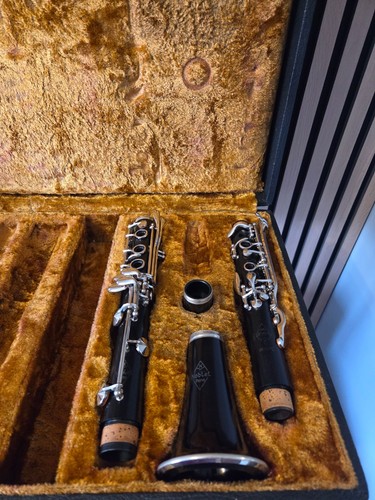 Noblet artist clarinet with - noblet,
