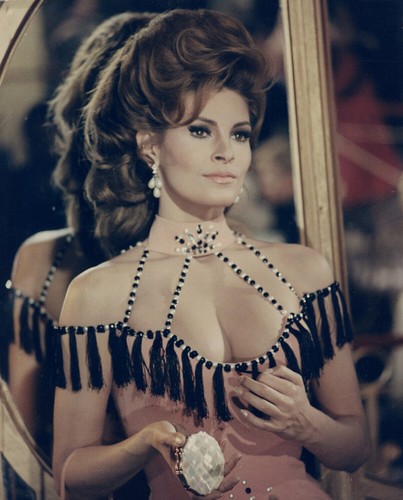Raquel welch glossy photo - glossy, 8.5"