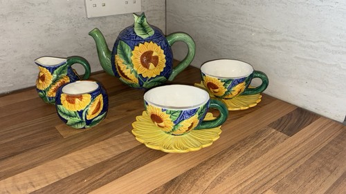 Beautiful rare tea pot - beautiful,