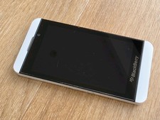 BlackBerry Z10 White Unlocked 16GB 4.2" BlackBerry 10 Smartphone