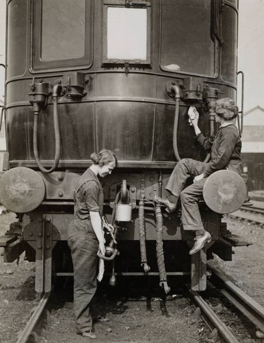 Women carriage cleaners - women,