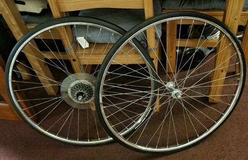 Vintage 700c road bike - bike, wheel