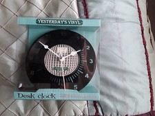 YESTERDAY'S VINYL DESK CLOCK