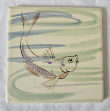 CHARMING CARTER POOLE FISH DESIGN 6 INCH TILE POLLY BRACE